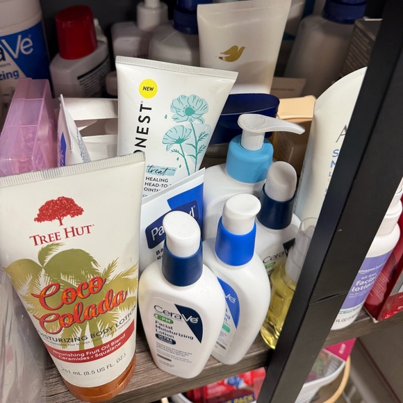 Tuesday Night NEW Pallet Health & Beauty 7:30 EST - Picture 9 of 13